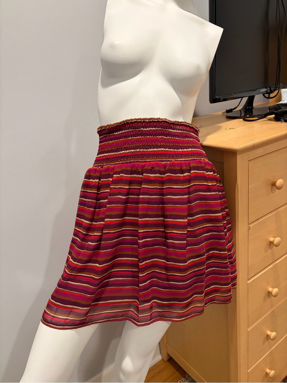 Old Navy Striped Smocked Waist Mini Skirt Size Small Petite